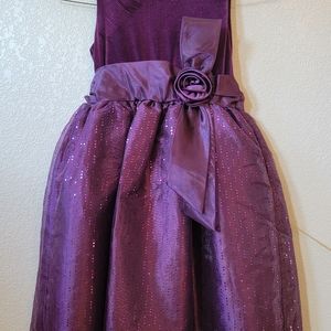 Girls dress, size 8, maybe worn one? / maybe not at all?  Excellent condition!!!